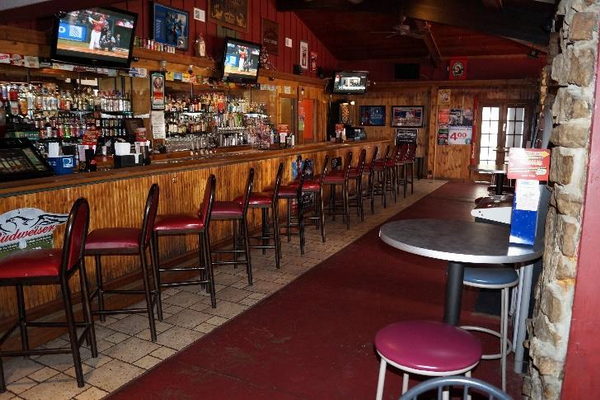 Southmoor Golf Club Bar & Grill - Real Estate Listing Photo